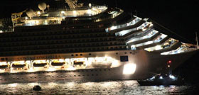 لقي ثمانية أشخاص مصرعهم اثر جنوح سفينة سياحية ايطالية جنوب منطقة توسكانا فيما فقد آخرون كانوا على متن السفينة التي كانت تقل أكثر من اربعة آلاف شخص
